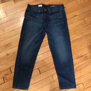 Gap 1969 boyfriend jeans petite size 28